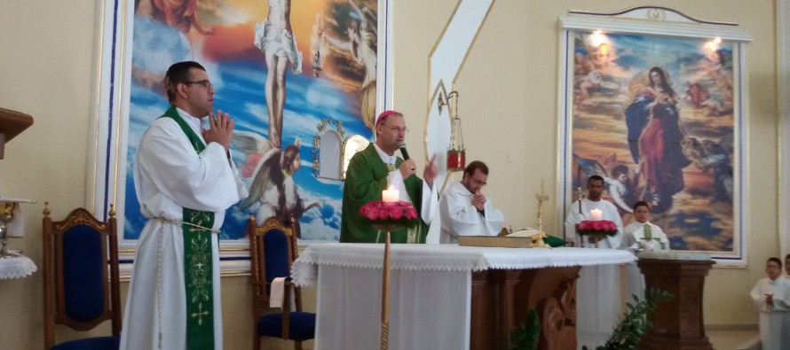 Dom José Negri visita a Paróquia Nossa Senhora Desatadora dos Nós