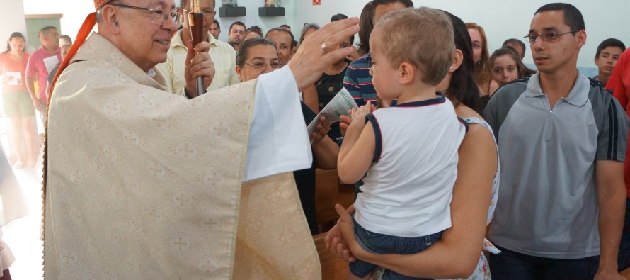 Dom Fernando A. Figueiredo na Paróquia Santa Inês, por ocasião da festa da padroeira