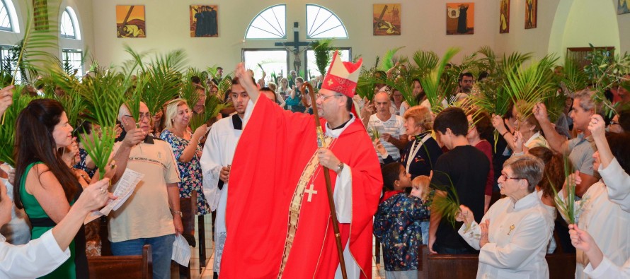 Paróquia São Pancrácio acolhe Dom José Negri no Domingo de Ramos