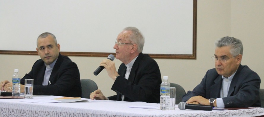 Dom Claudio Humes ressalta que Igreja deve ser misericordiosa, durante palestra no 20º Encontro Ampliado do SP2