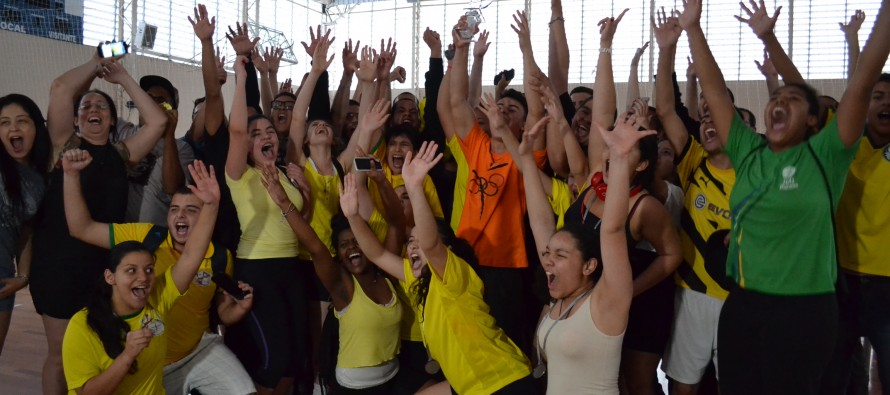 Entrega das medalhas as Paróquias campeãs