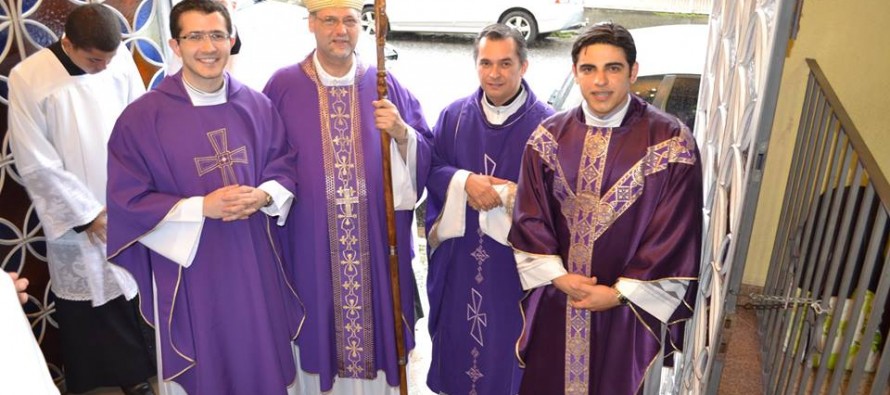 Pe. Ancelmo é apresentado como vigário da Paróquia N. S. da Esperança