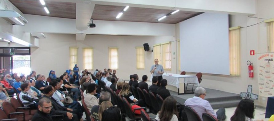 Religiosos de Santo Amaro se reúnem com Dom José Negri na Cúria Diocesana