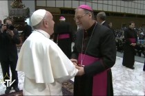 Dom José participa de audiência geral com Papa Francisco