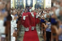 Pe. Anderson L. Lodônio toma posse na Paróquia Nossa Senhora das Dores e Santa Cruz
