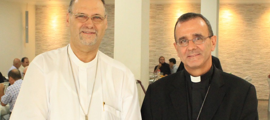 Dom Carlos Lema Garcia visita a cúria diocesana para palestra sobre o Ano Mariano