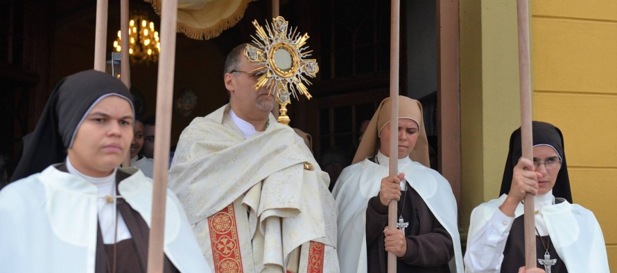 Dom José celebra a solenidade de Corpus Christi na Catedral de Santo Amaro