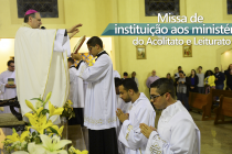 Catorze seminaristas são instituídos dos ministérios do leitorato e acolitato