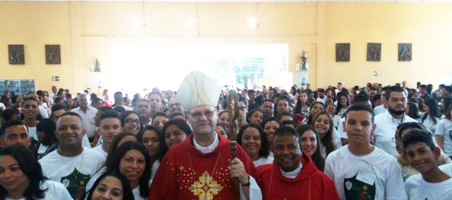 Bispo diocesano celebra o Crisma no setor Interlagos