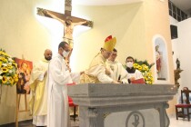 Fotos: Dedicação do novo altar da Paróquia Bom Pastor