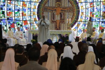 Dom José Negri, preside Santa Missa com os religiosos atuantes na Diocese de Santo Amaro