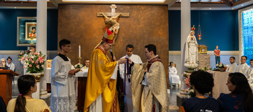 Santa Missa de Posse Canônica do Pe. Renato na Paróquia Universitária Carlo Acutis!