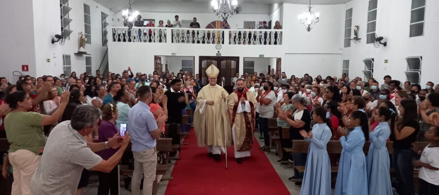 Santa Missa de Posse Canônica do Pe. Juraci Clécio na Paróquia Santíssima Trindade no Setor Varginha!