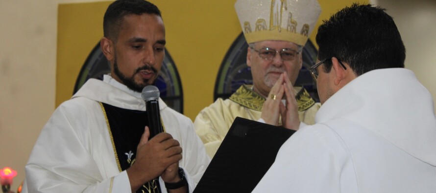 Santa Missa de Posse Canônica do Pe. Rafael na Paróquia Santa Ana no Setor Jordanópolis!