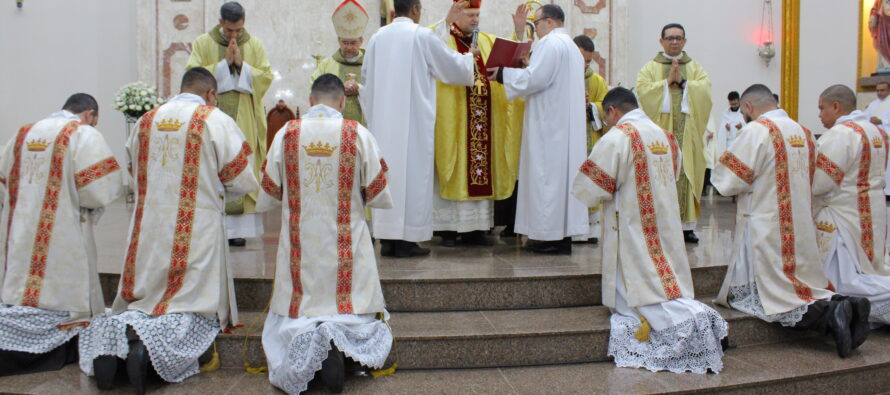 Ordenação Diaconal de sete fraters Salvistas acontece na Paróquia São João de Brito