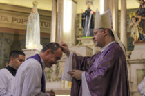 Dom José Negri, Bispo Diocesano celebra missa da Quarta-feira de Cinzas na Catedral