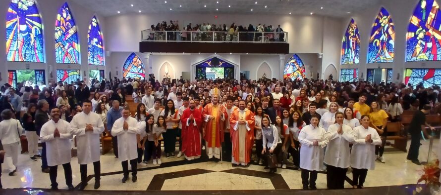 Crismas Santuário Nossa Senhora de Fátima | Setor Santo Amaro