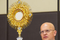 3º dia do Retiro dia de adoração tem como tema central “Tua Graça me basta.”