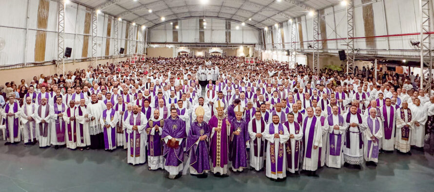 Dom José Negri, Bispo Diocesano, preside Santa Missa de abertura do ano Pastoral com a temática Ano Vocacional Sacerdotal