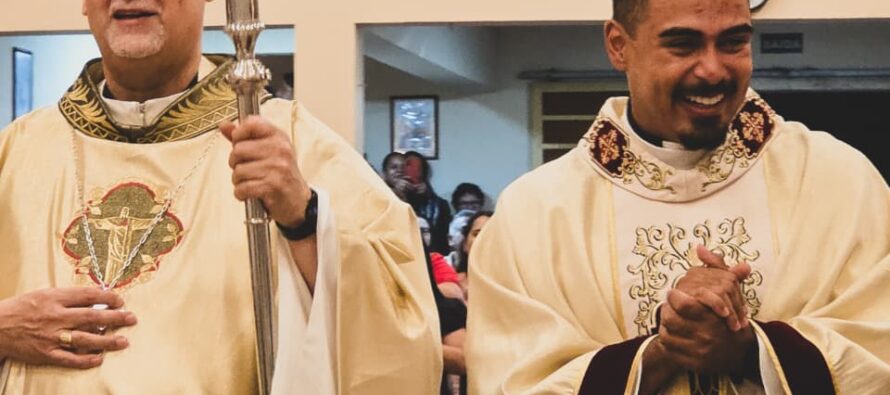 Santa Missa de Posse Canônica do Pe. Rafael na Paróquia São Lucas Evangelista