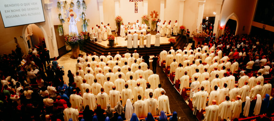 Procissão Luminosa de Nossa Senhora de Fátima